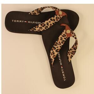 Tommy Hilfiger Flip Flops Leather Accent Leopard Brown Sz 6?
